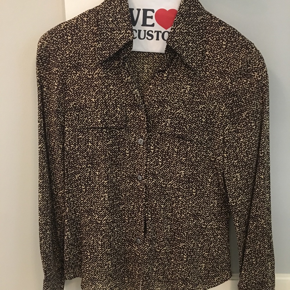 Elie Tahari long sleeve button down shirt